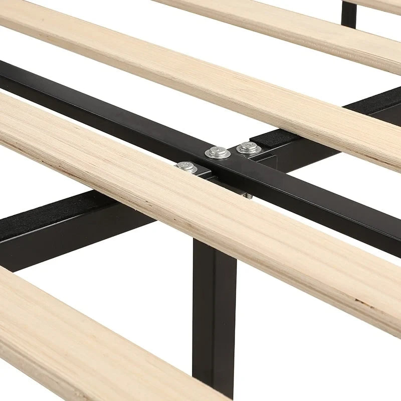 Cama de plataforma moderna de terciopelo con cabecera tapizada