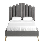 Cama plataforma Eggleston tapizada en terciopelo Art Decó