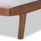 Cama de plataforma de madera tapizada de tela de transición - Gris claro