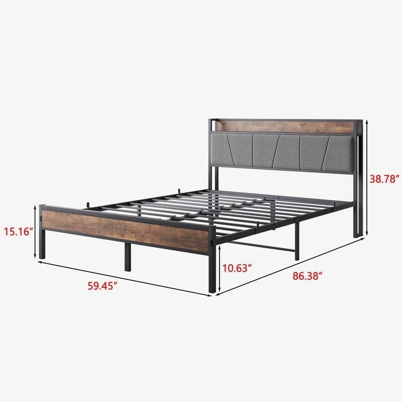 Cama con plataforma de metal y madera con cabecero de lino y estación de carga
