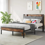 Cama con plataforma de metal y madera con cabecero de lino y estación de carga