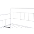 Sofá cama con estructura de metal y nido