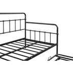 Sofá cama con estructura de metal y nido